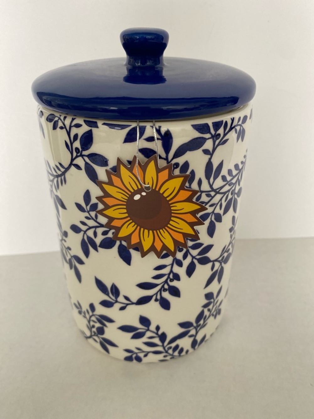 BLUE WHITE VINE FLORAL by 10
Strawberry St. BELLA Canister Toile Chinoiserie - Picture 2 of 8